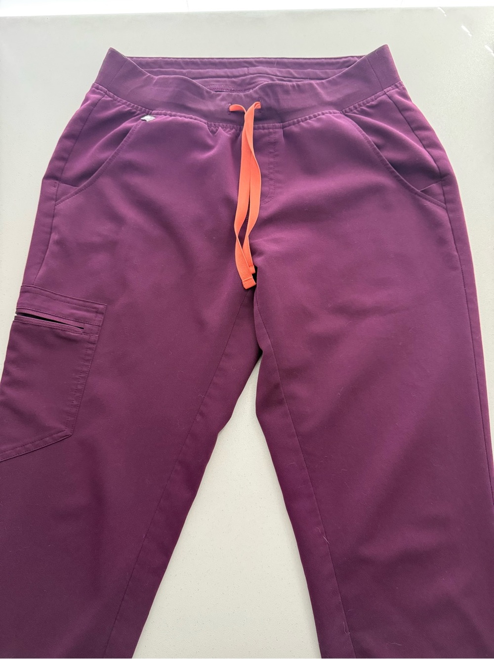 FIGS women’s jogger scrub pants